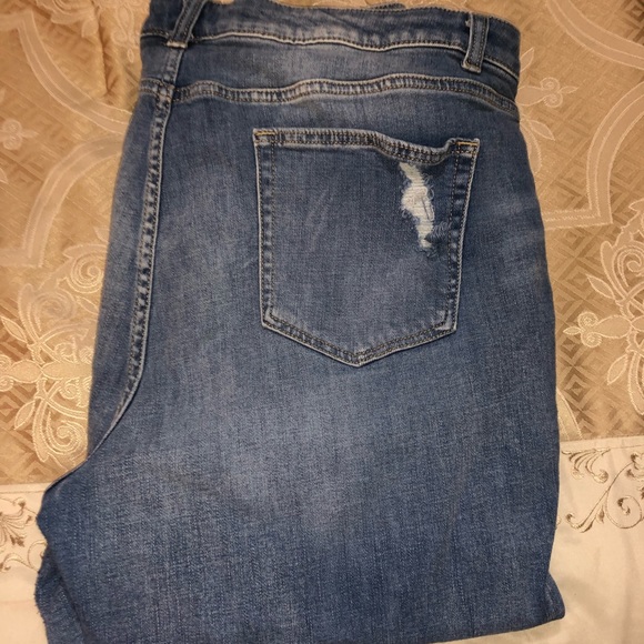 Ny&c crop - Picture 2 of 3